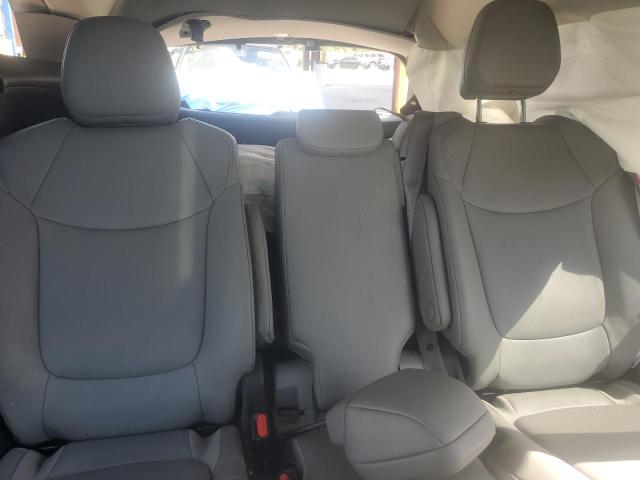 2025 TOYOTA SIENNA XLE #3279505242