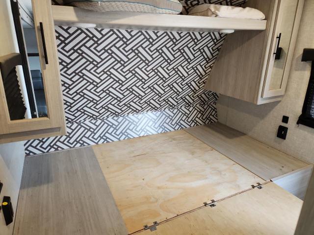 2023 KEYSTONE ZIPPER #3264447437