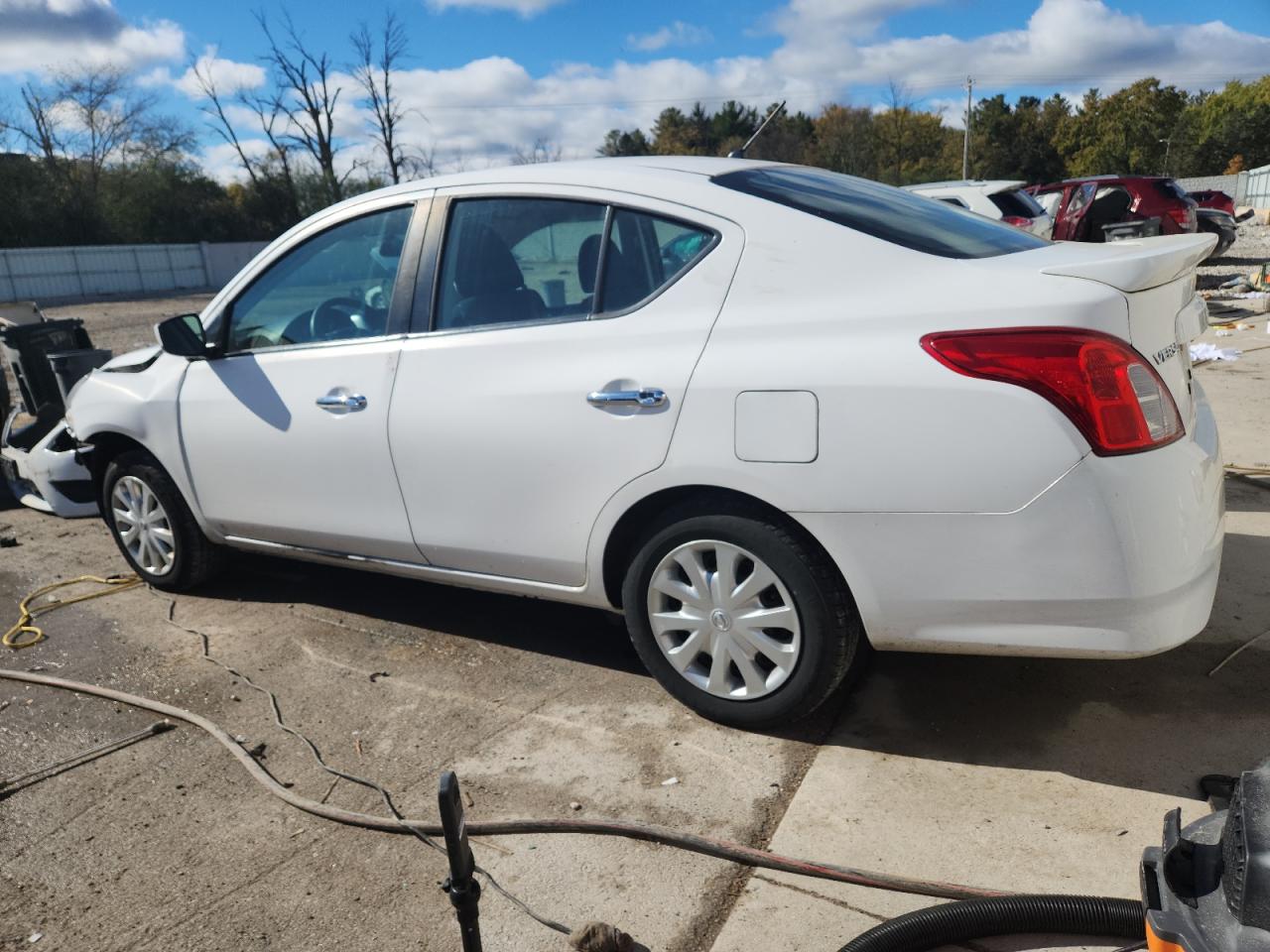 NISSAN VERSA S
