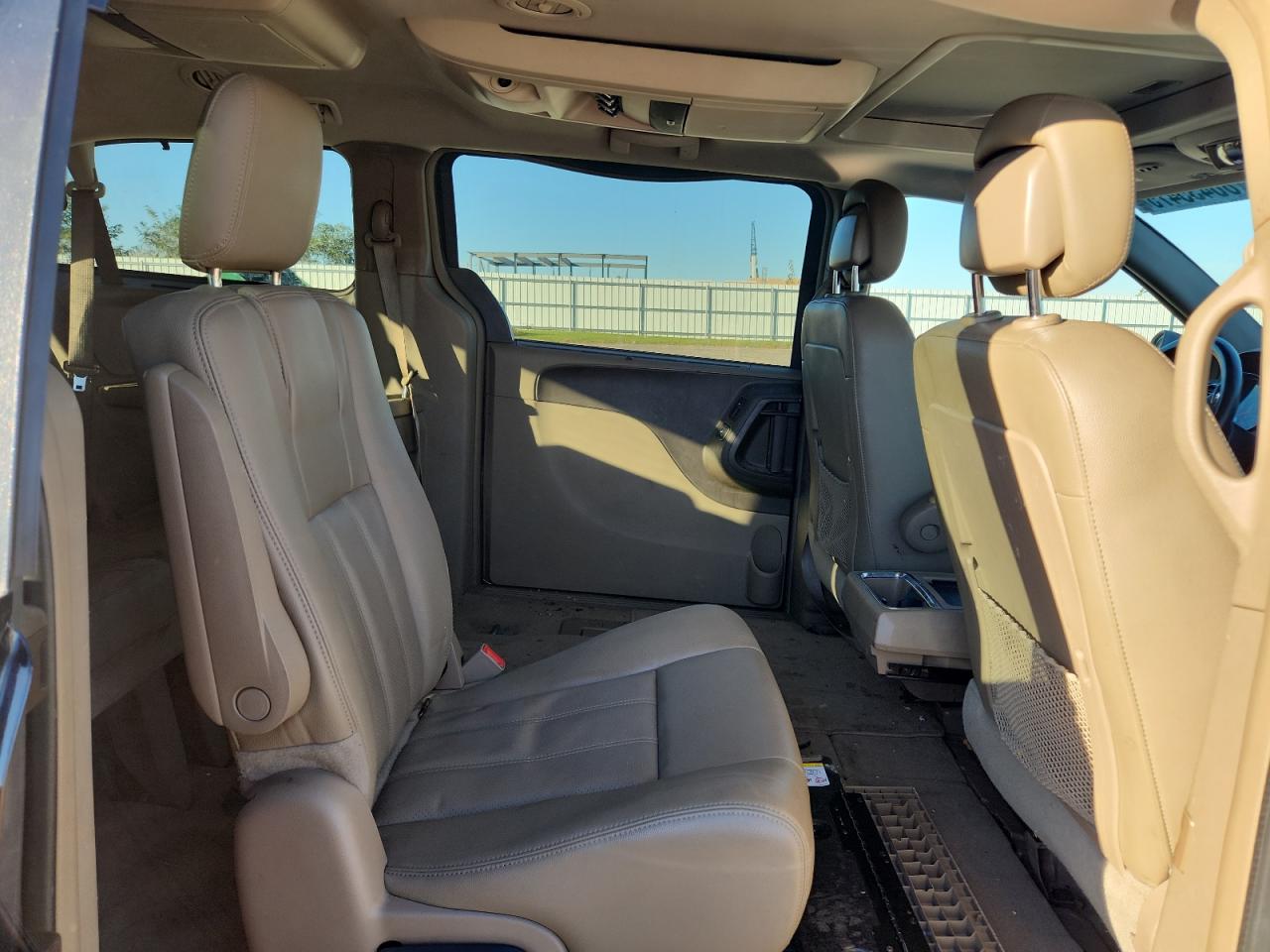 CHRYSLER TOWN & COUNTRY TOURING L