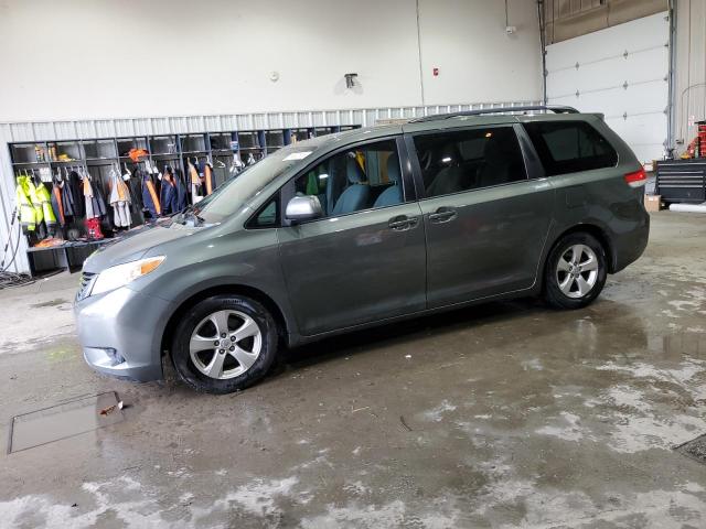 TOYOTA SIENNA LE