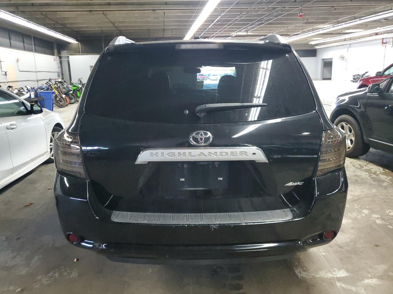 TOYOTA HIGHLANDER LIMITED