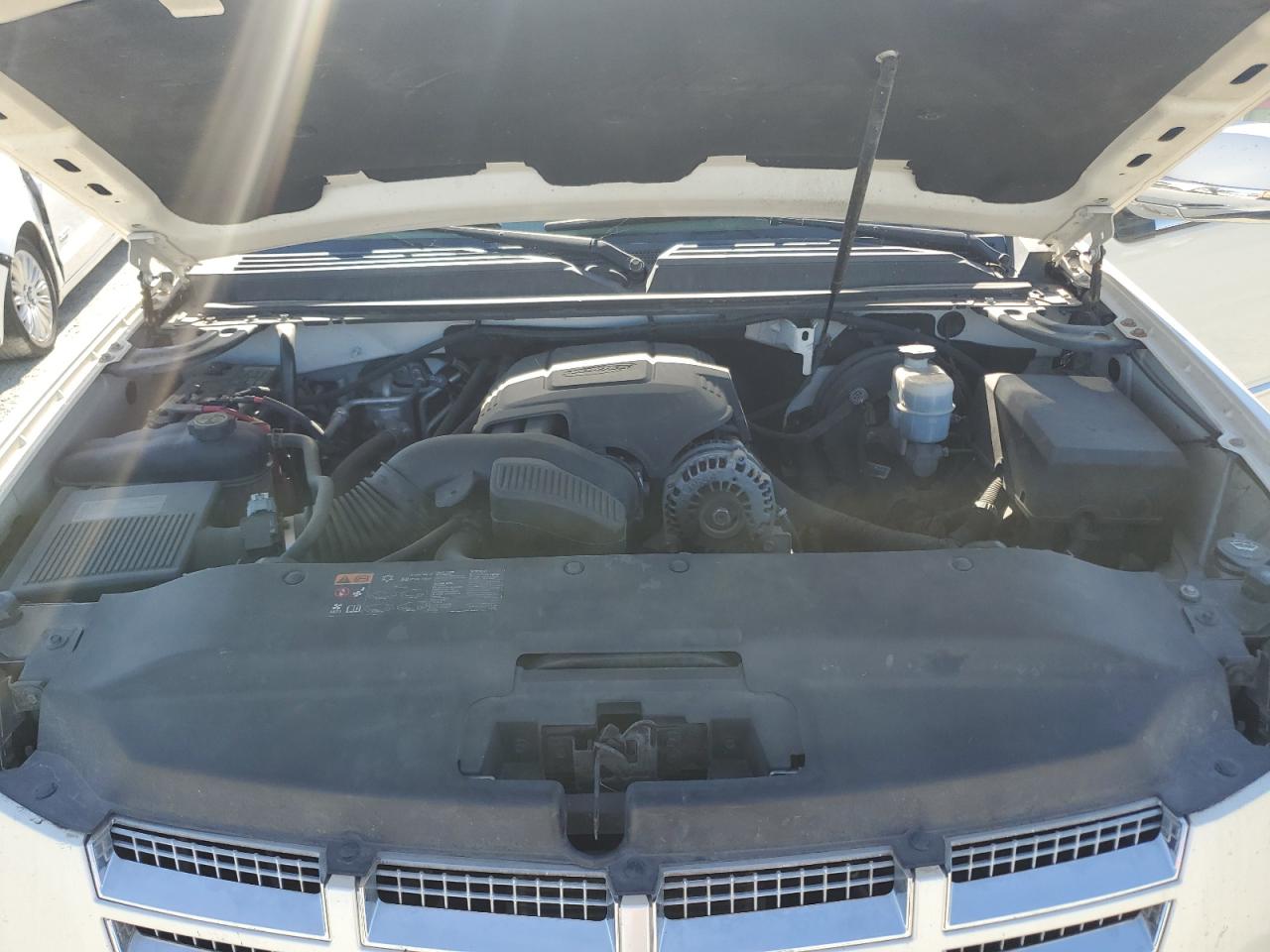 CADILLAC ESCALADE ESV LUXURY