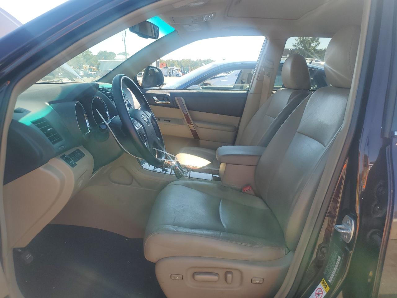 TOYOTA HIGHLANDER LIMITED