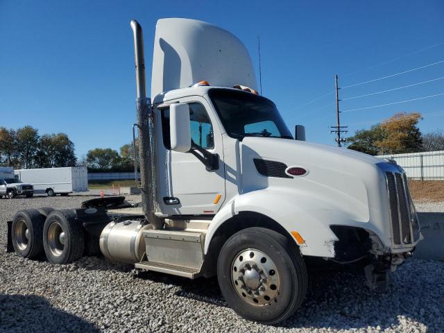 Global Auto Auctions: 2017 PETERBILT 579