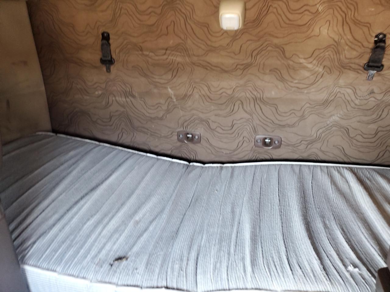 Lot #3285721660 2017 VOLVO VNL