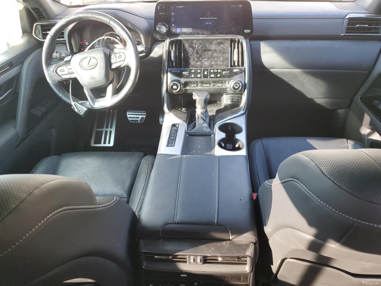LEXUS LX 600 BASE