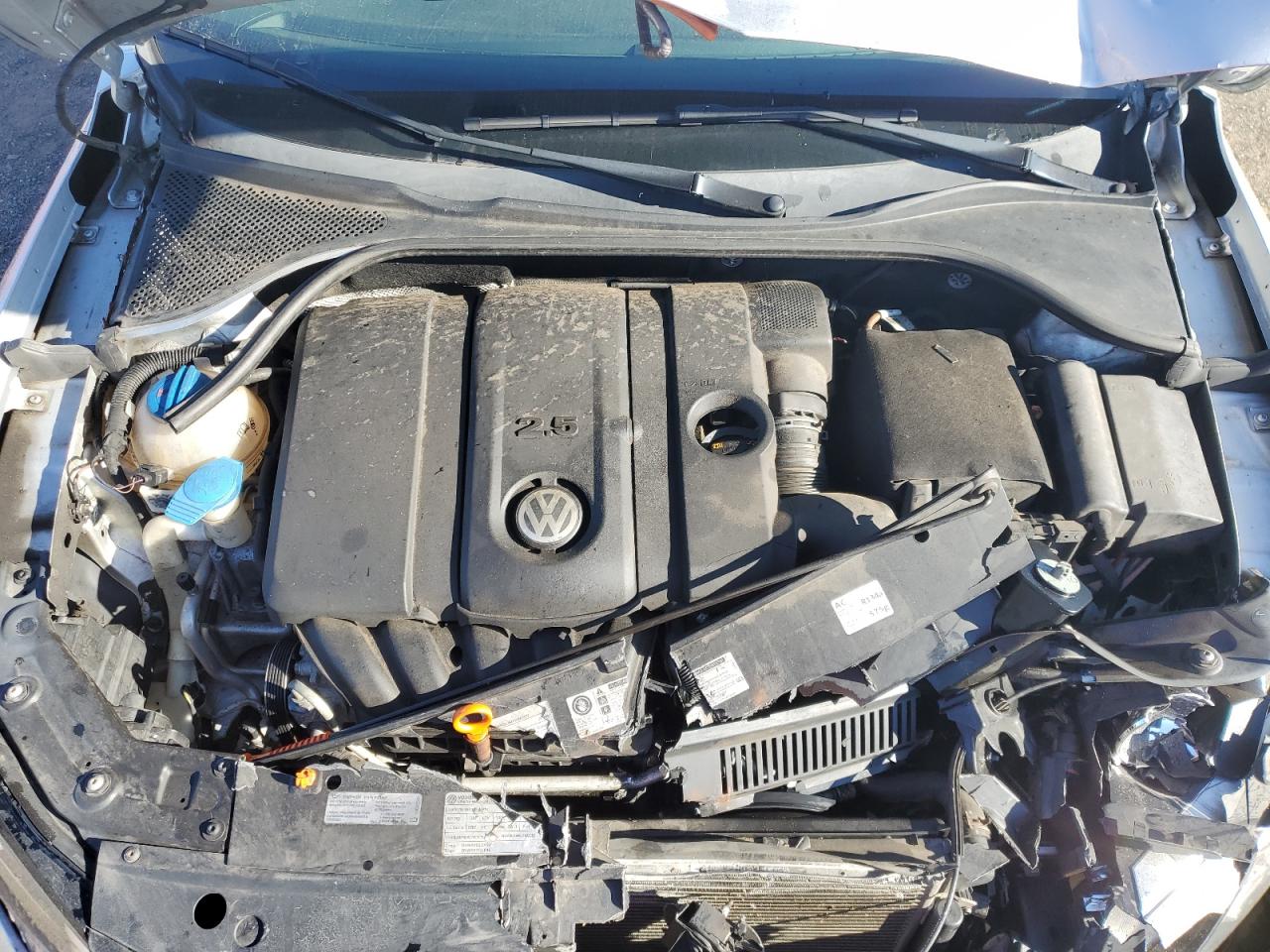 VOLKSWAGEN PASSAT SE