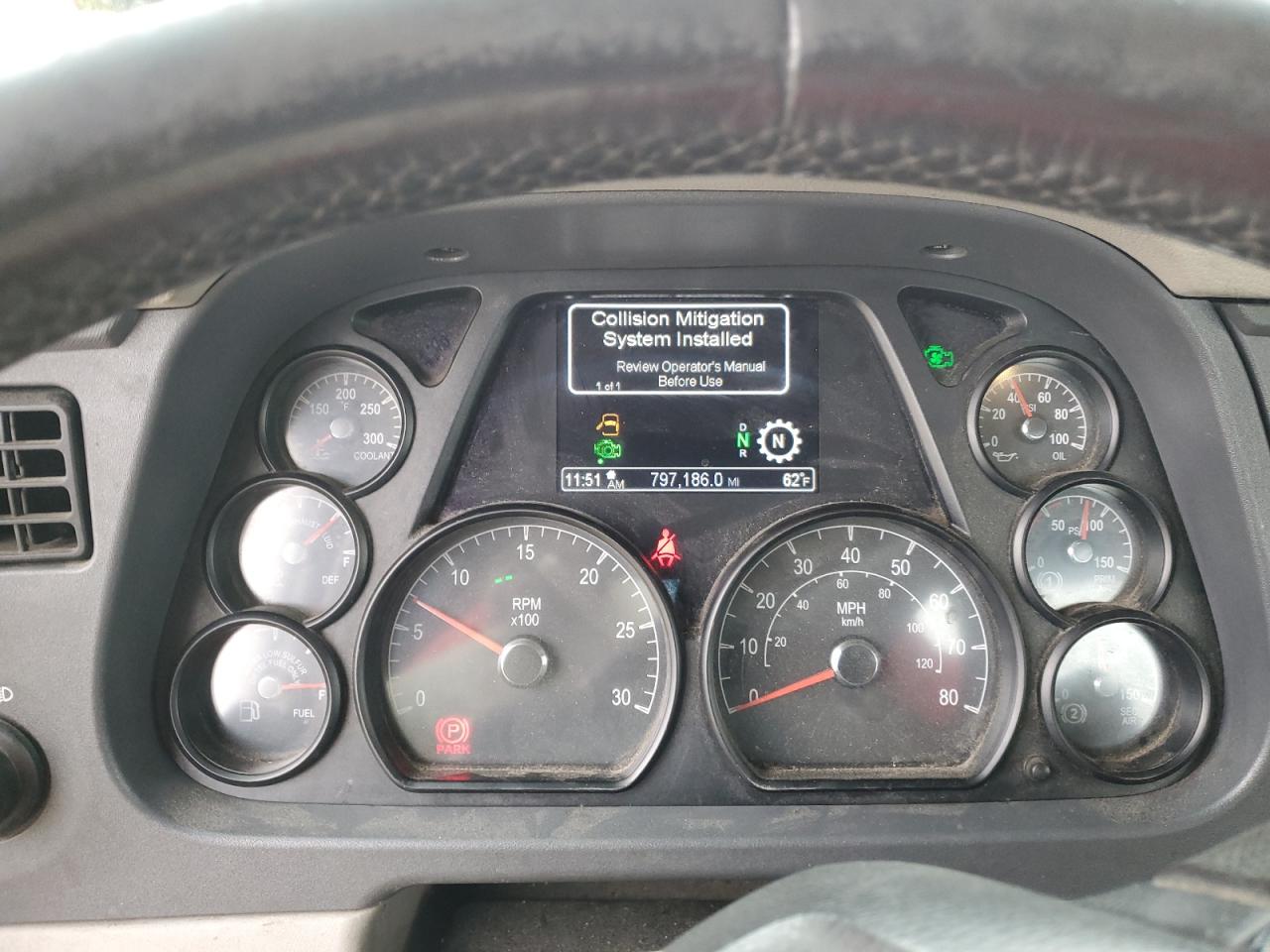 Lot #3278977032 2019 PETERBILT 579