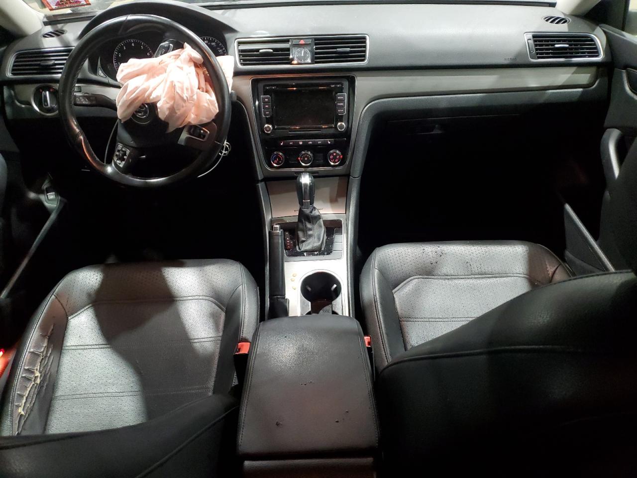 VOLKSWAGEN PASSAT SE