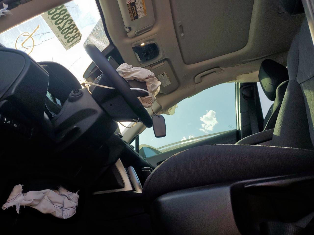 TOYOTA COROLLA CROSS LE