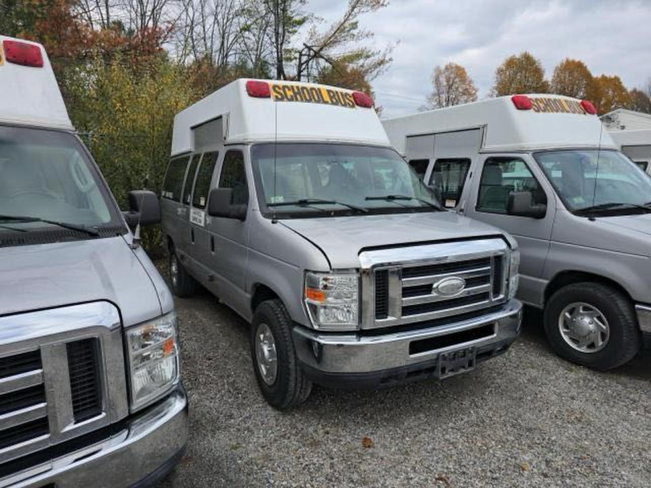 FORD ECONOLINE E250 VAN