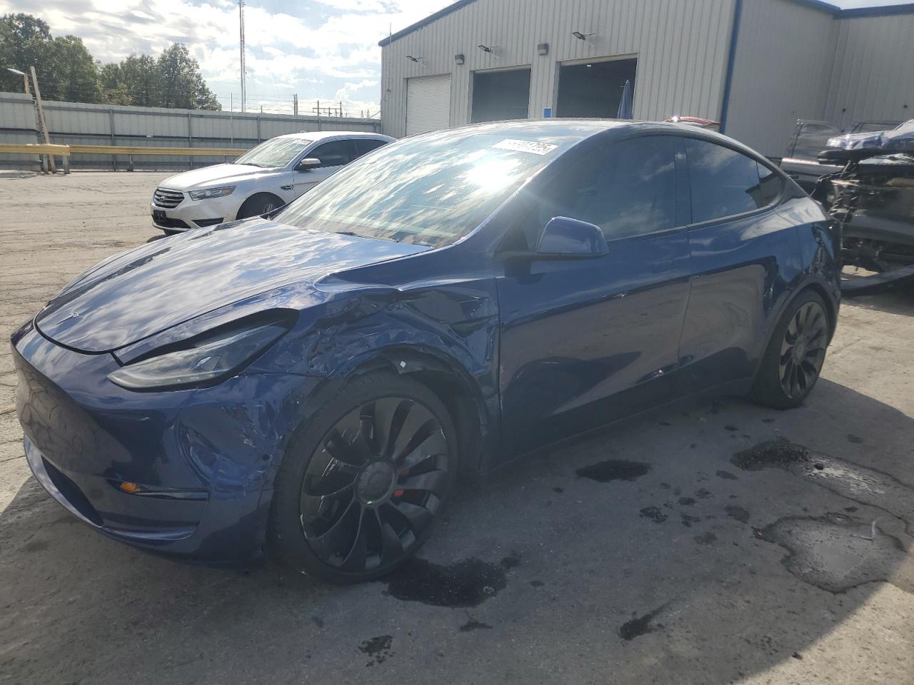 TESLA MODEL Y