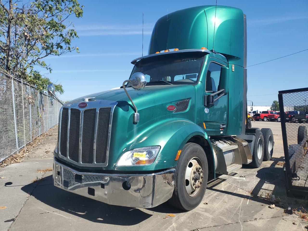 Lot #3263732731 2014 PETERBILT 579