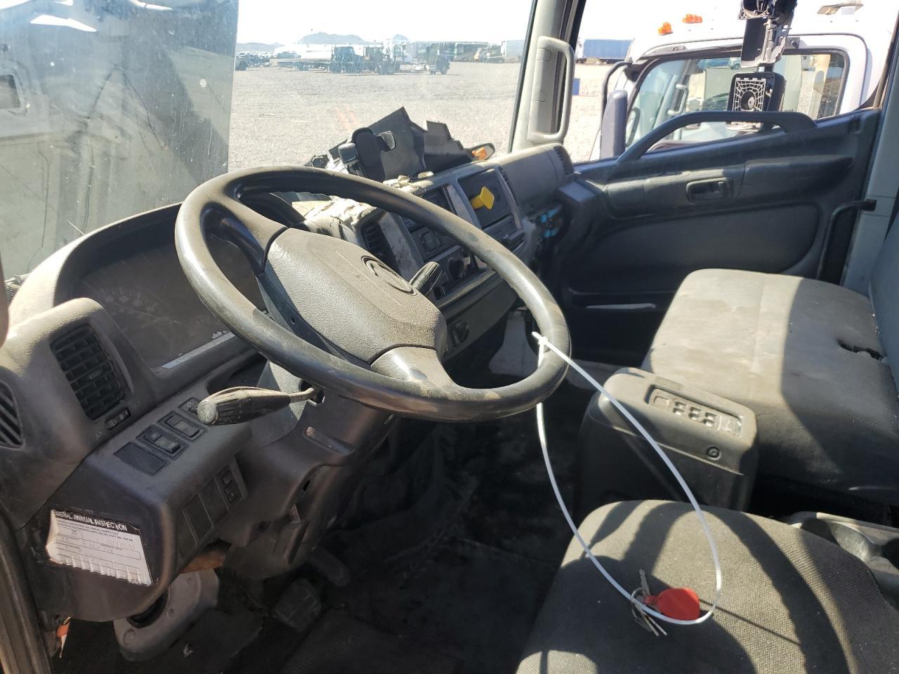 Lot #3266209531 2017 HINO HINO 338