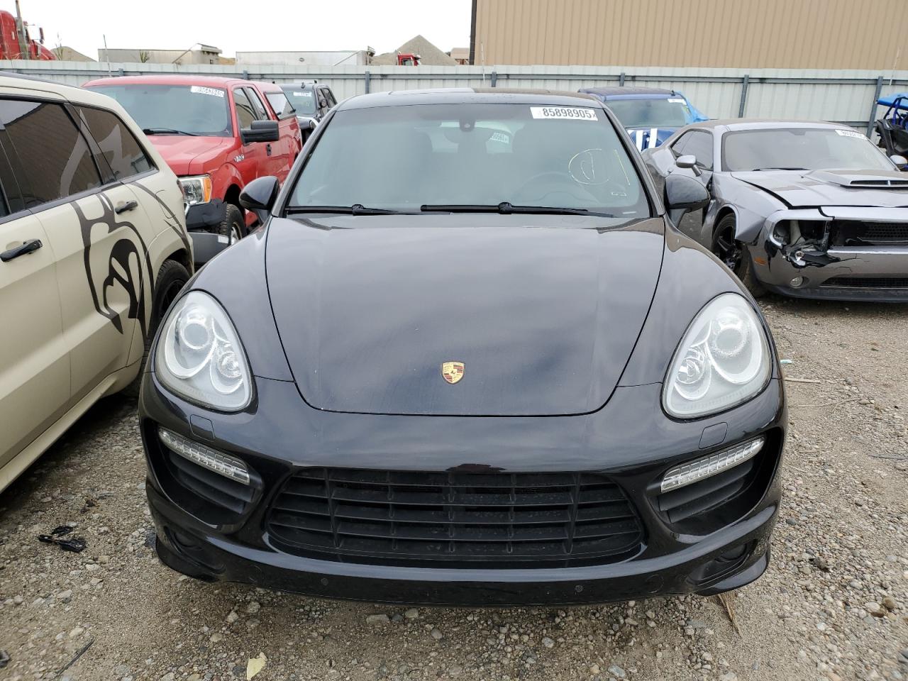 PORSCHE CAYENNE GTS