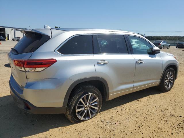 2017 TOYOTA HIGHLANDER SE 5TDKZRFH6HS517506