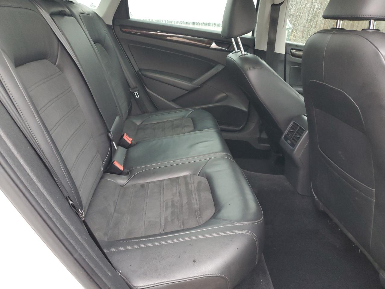 VOLKSWAGEN PASSAT SEL