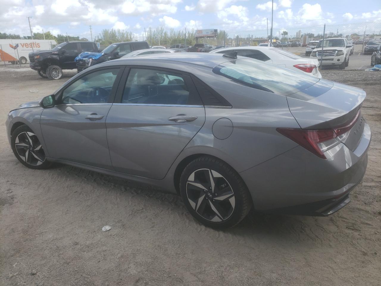 Lot #3302831899 2023 HYUNDAI ELANTRA LI
