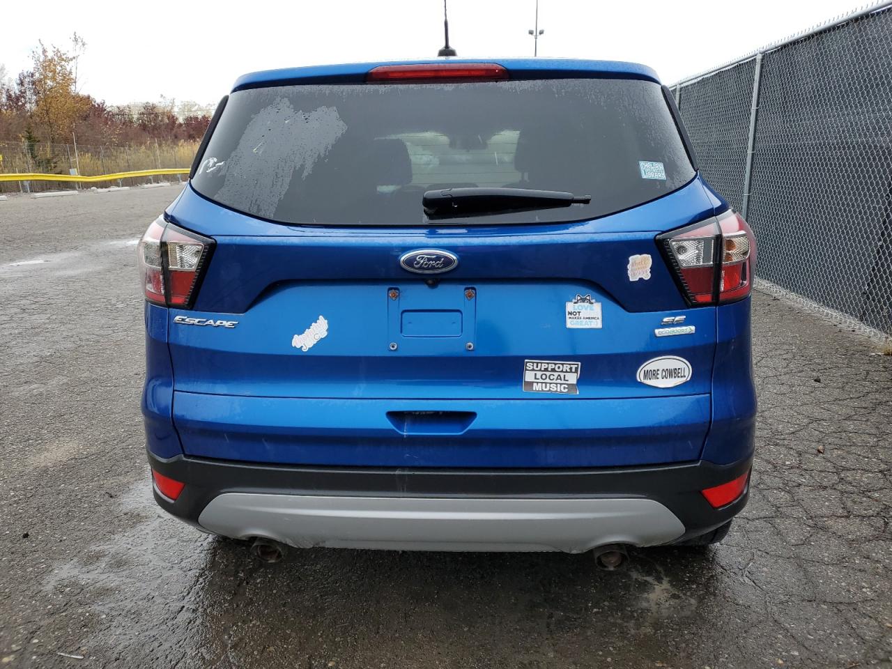 FORD ESCAPE SE