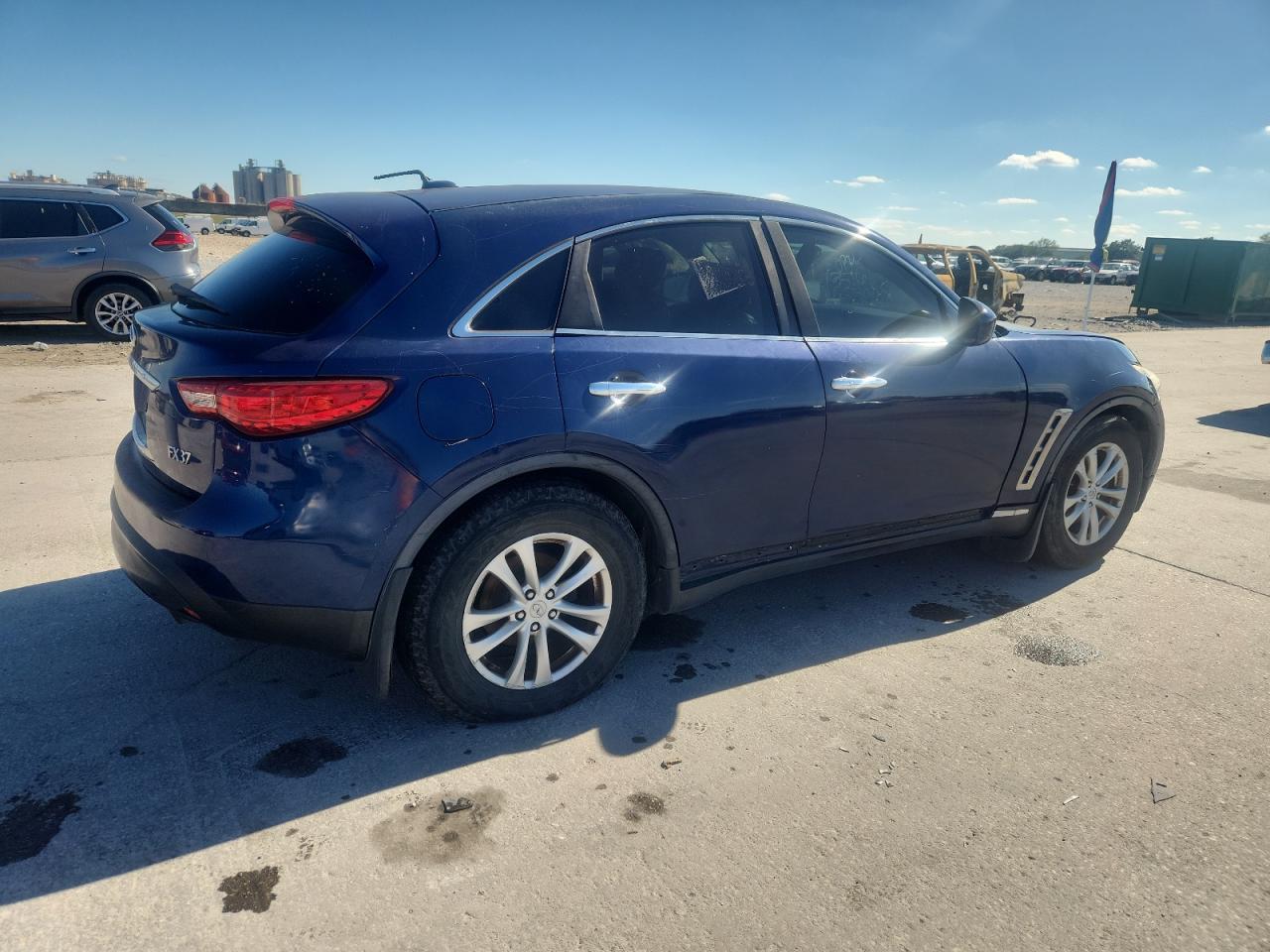 INFINITI FX37