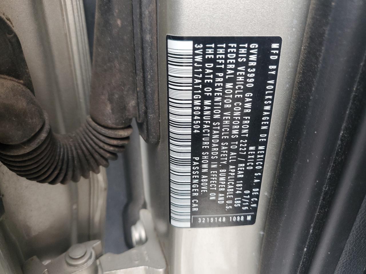 VOLKSWAGEN BEETLE SE