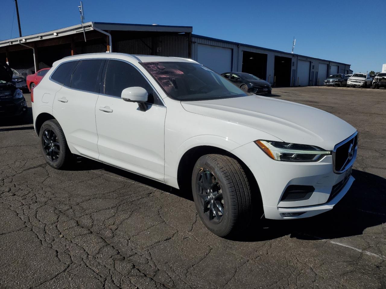 VOLVO XC60 T5 MOMENTUM