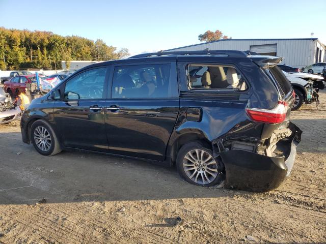 2020 TOYOTA SIENNA XLE #3301834364