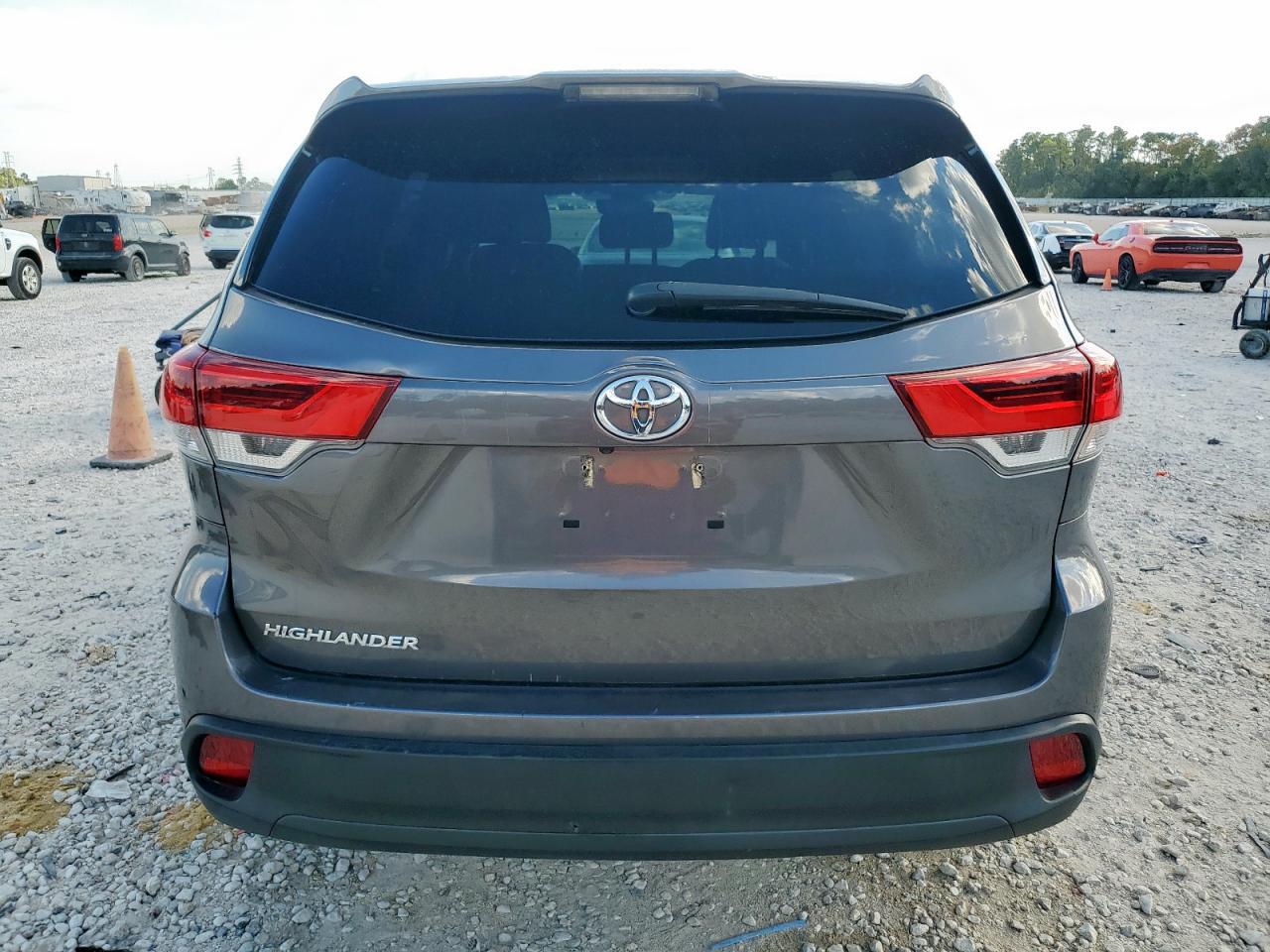 TOYOTA HIGHLANDER LE