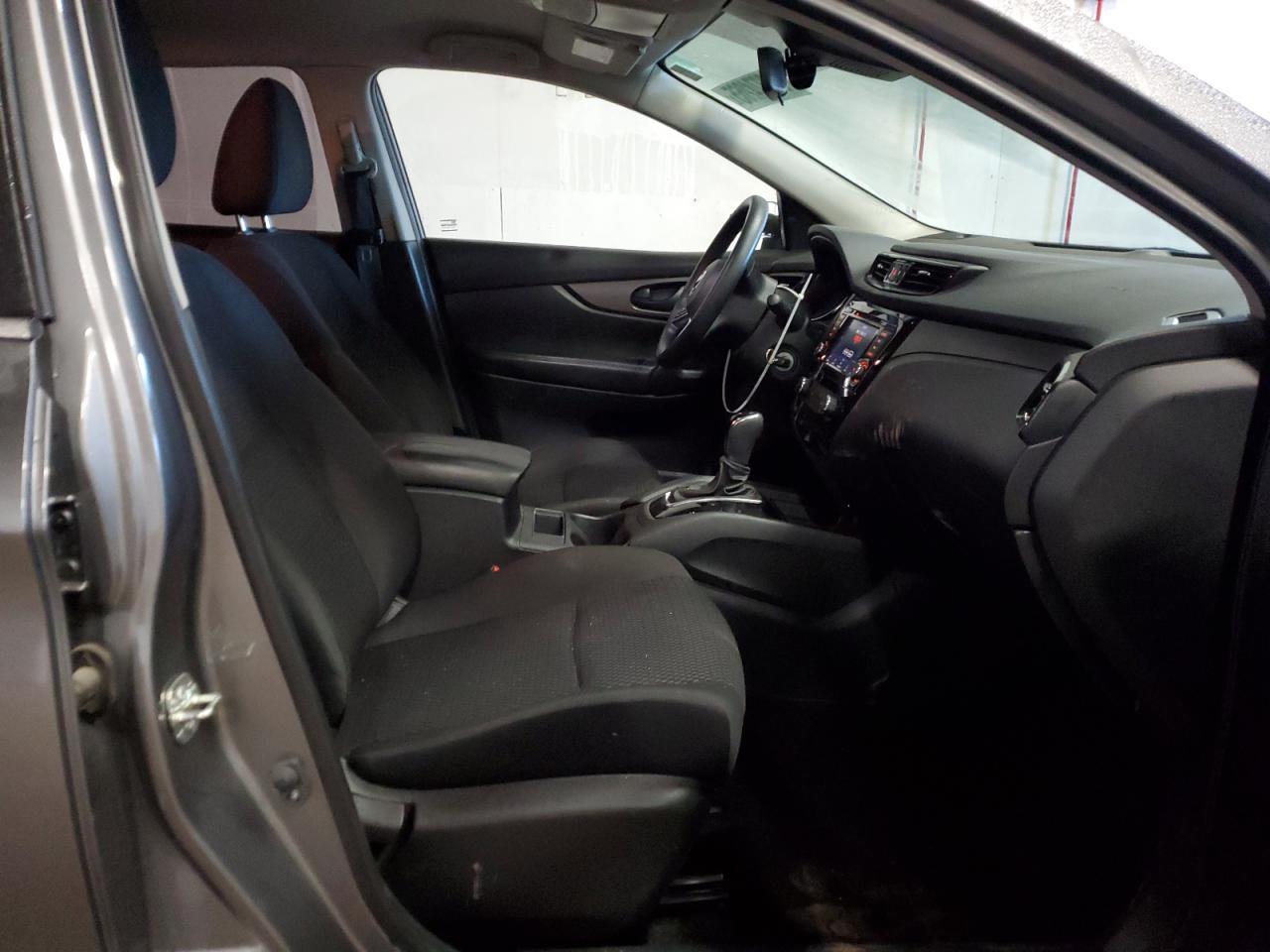 NISSAN ROGUE SPORT S