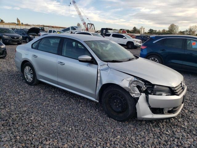 2015 VOLKSWAGEN PASSAT S 1VWAT7A37FC077014