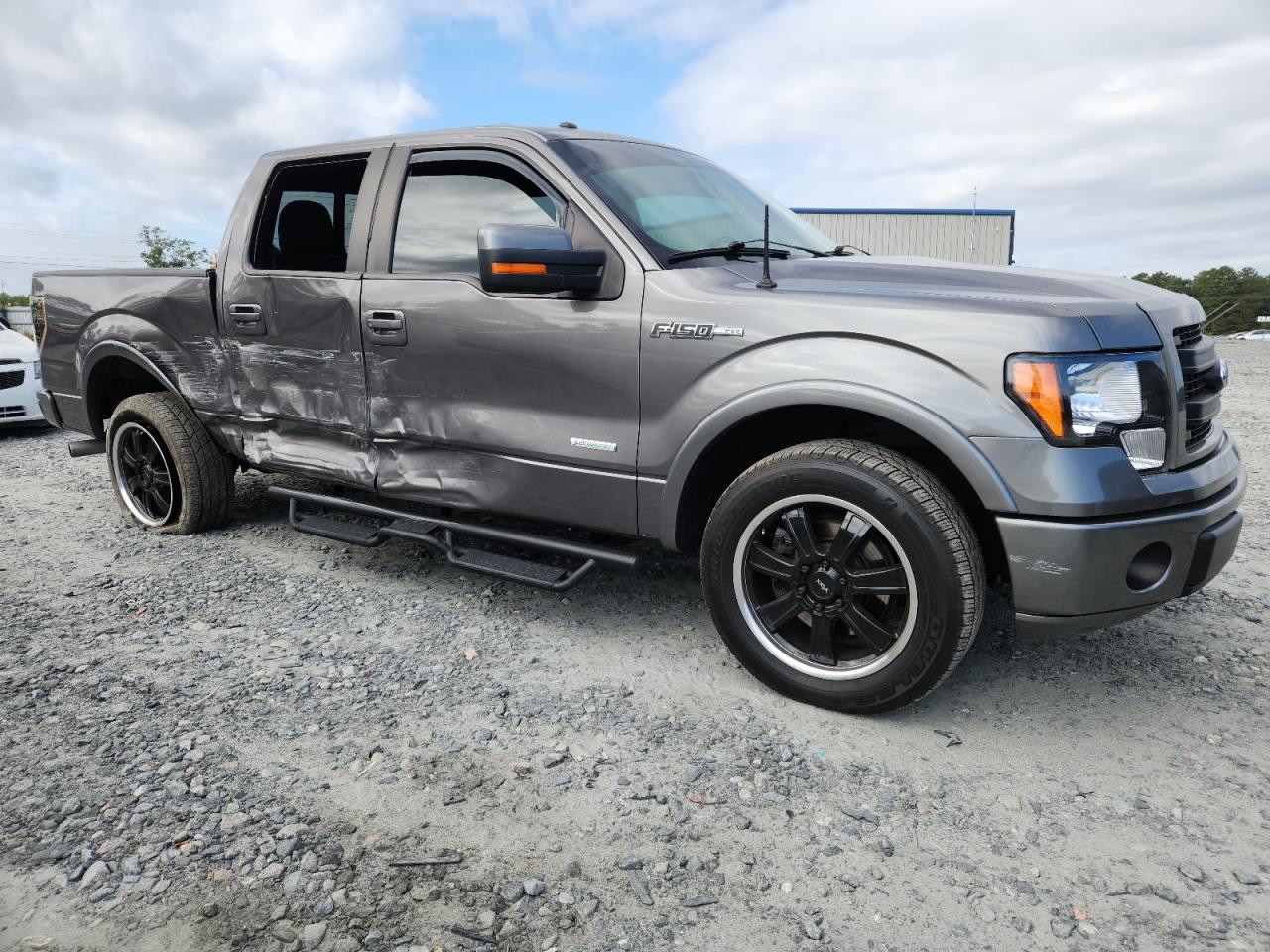 FORD F-150 SUPERCREW