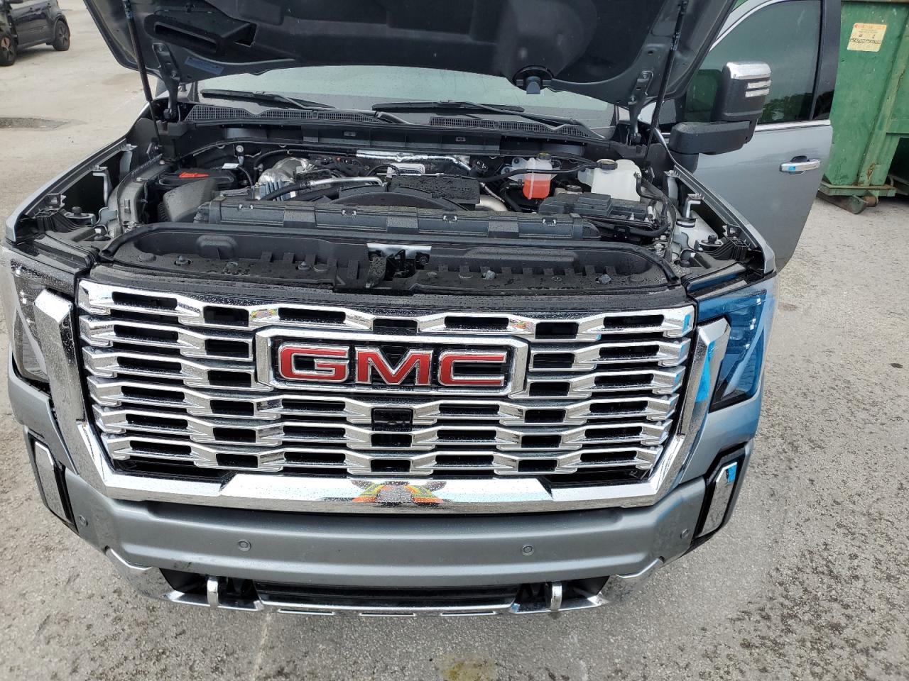 GMC SIERRA K2500 DENALI