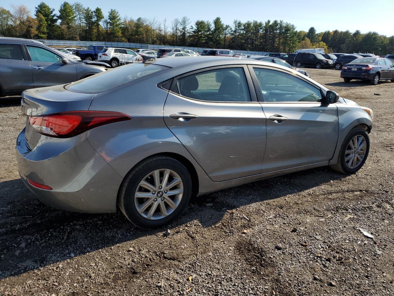 HYUNDAI ELANTRA SE