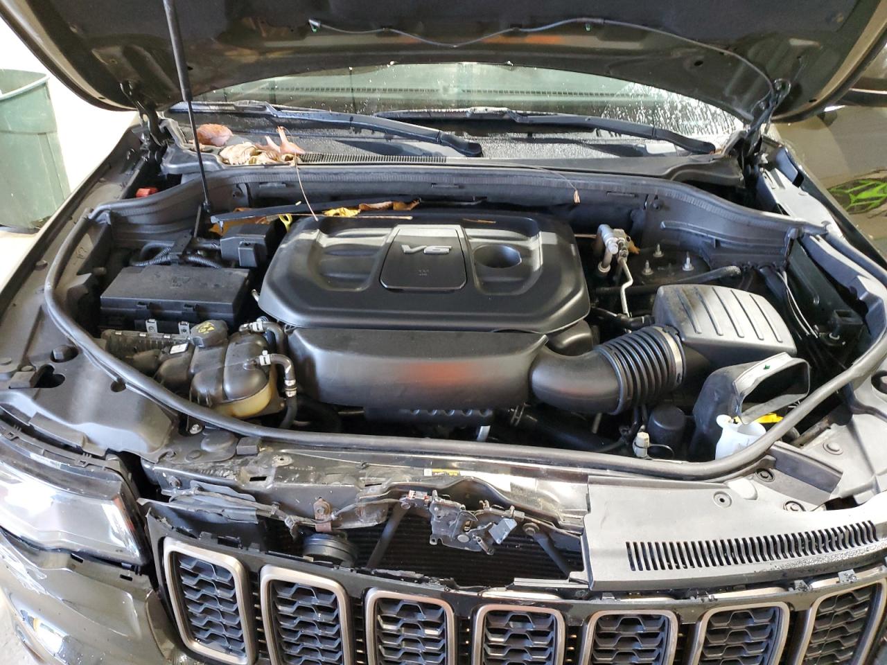 JEEP GRAND CHEROKEE LAREDO