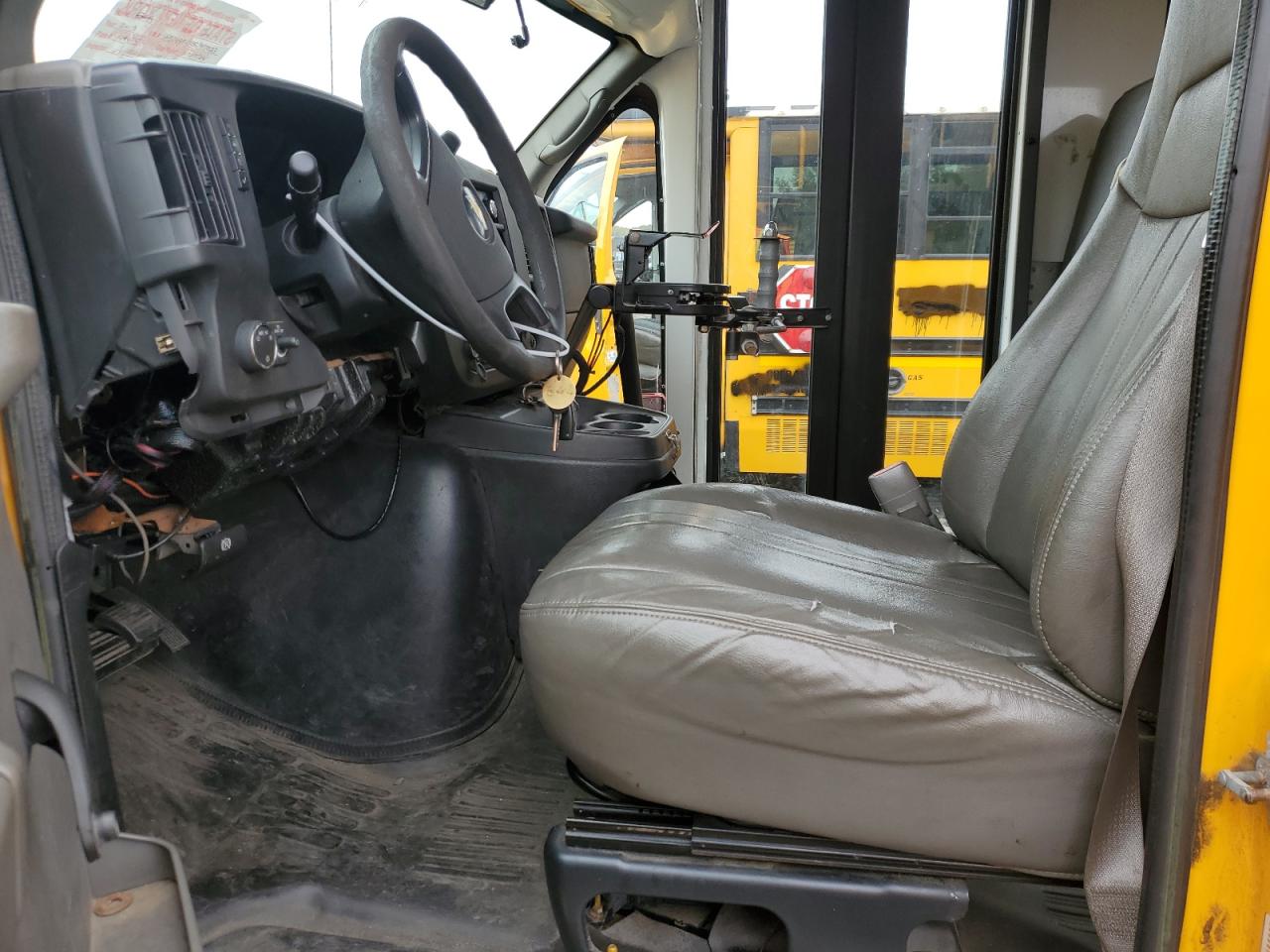 Lot #3279498316 2011 CHEVROLET MINOTOUR G3500