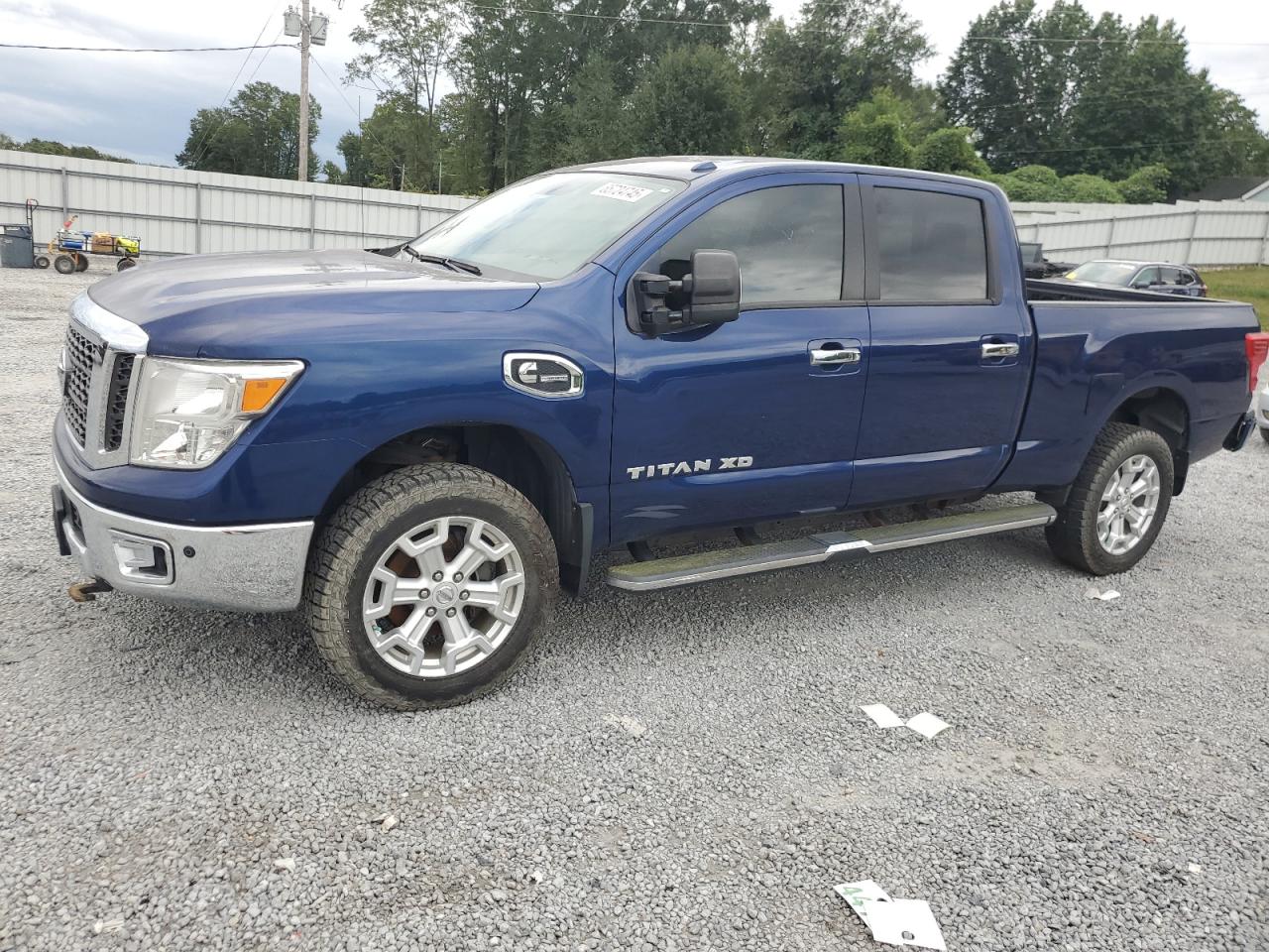 NISSAN TITAN SL
