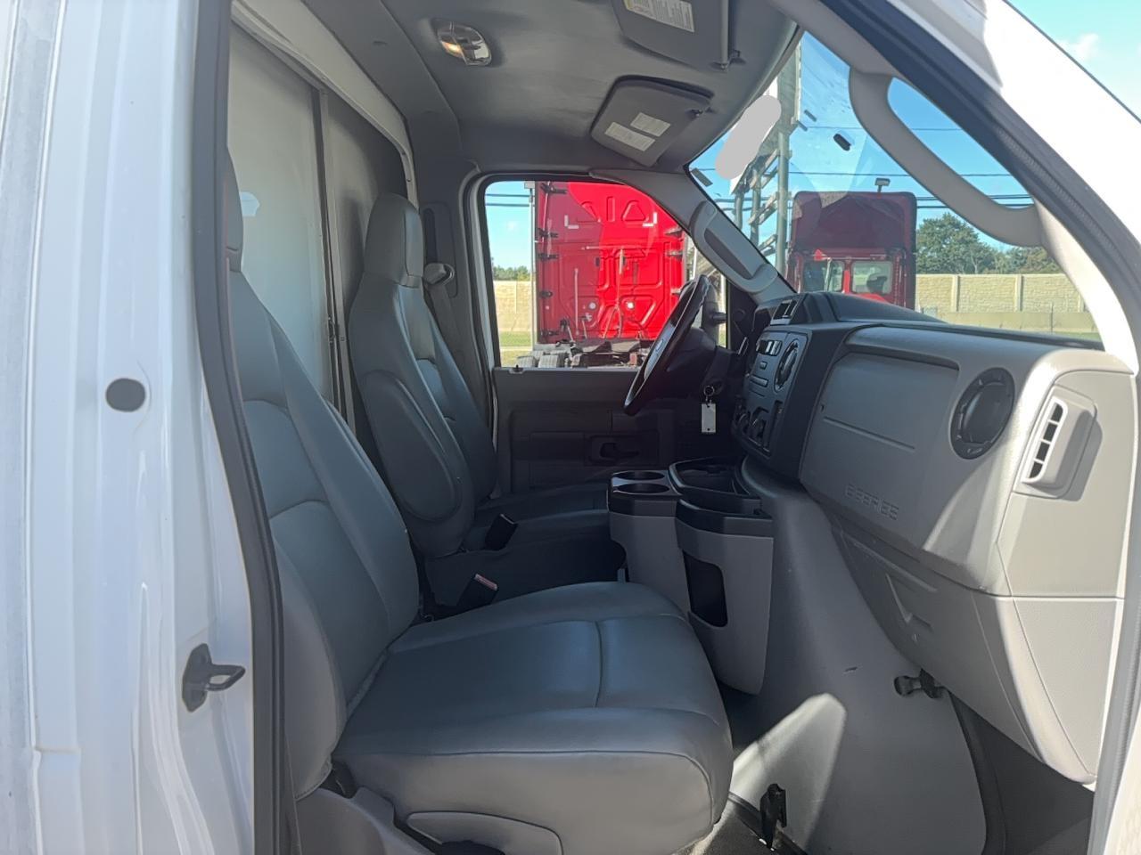 FORD ECONOLINE E450 SUPER DUTY CUTAWAY VAN