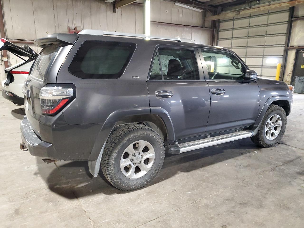 TOYOTA 4RUNNER SR5