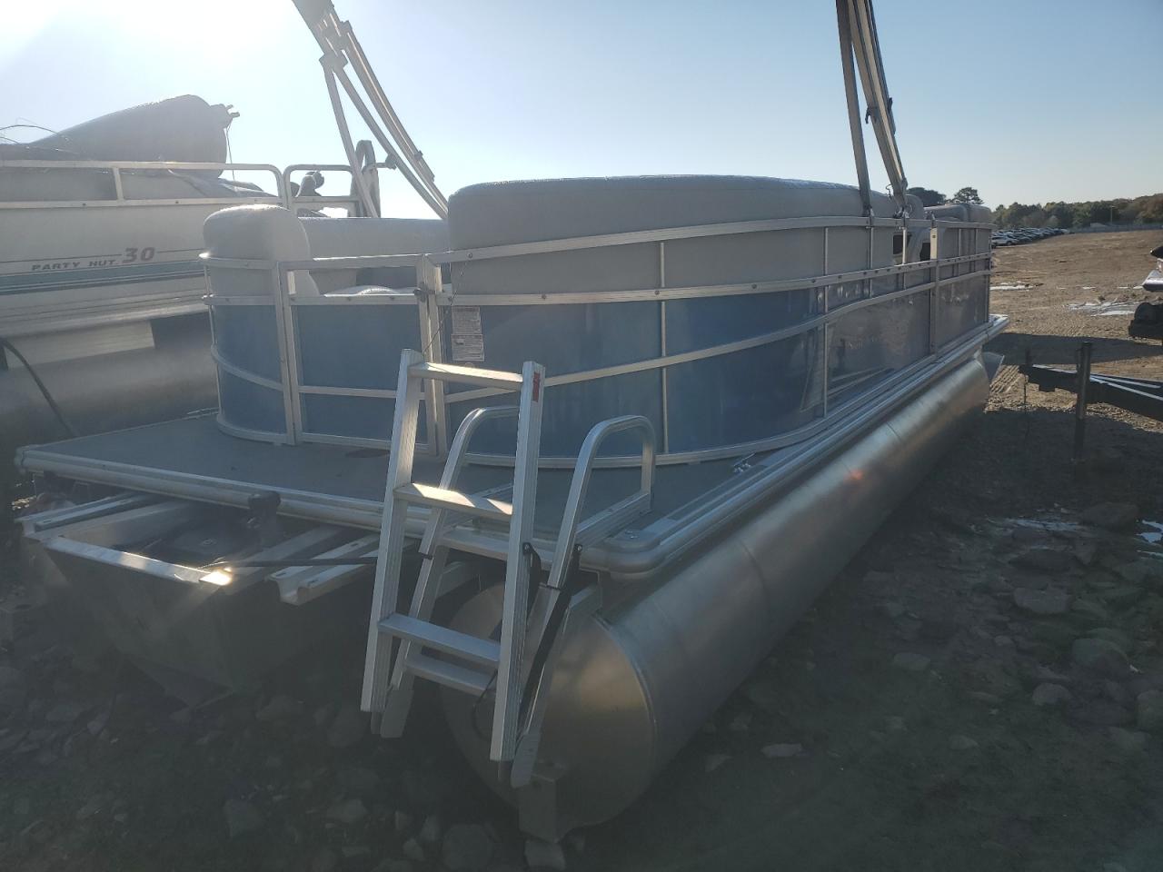 Lot #3280436182 2023 SUN PARTY BARG