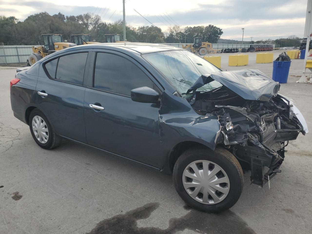 NISSAN VERSA S