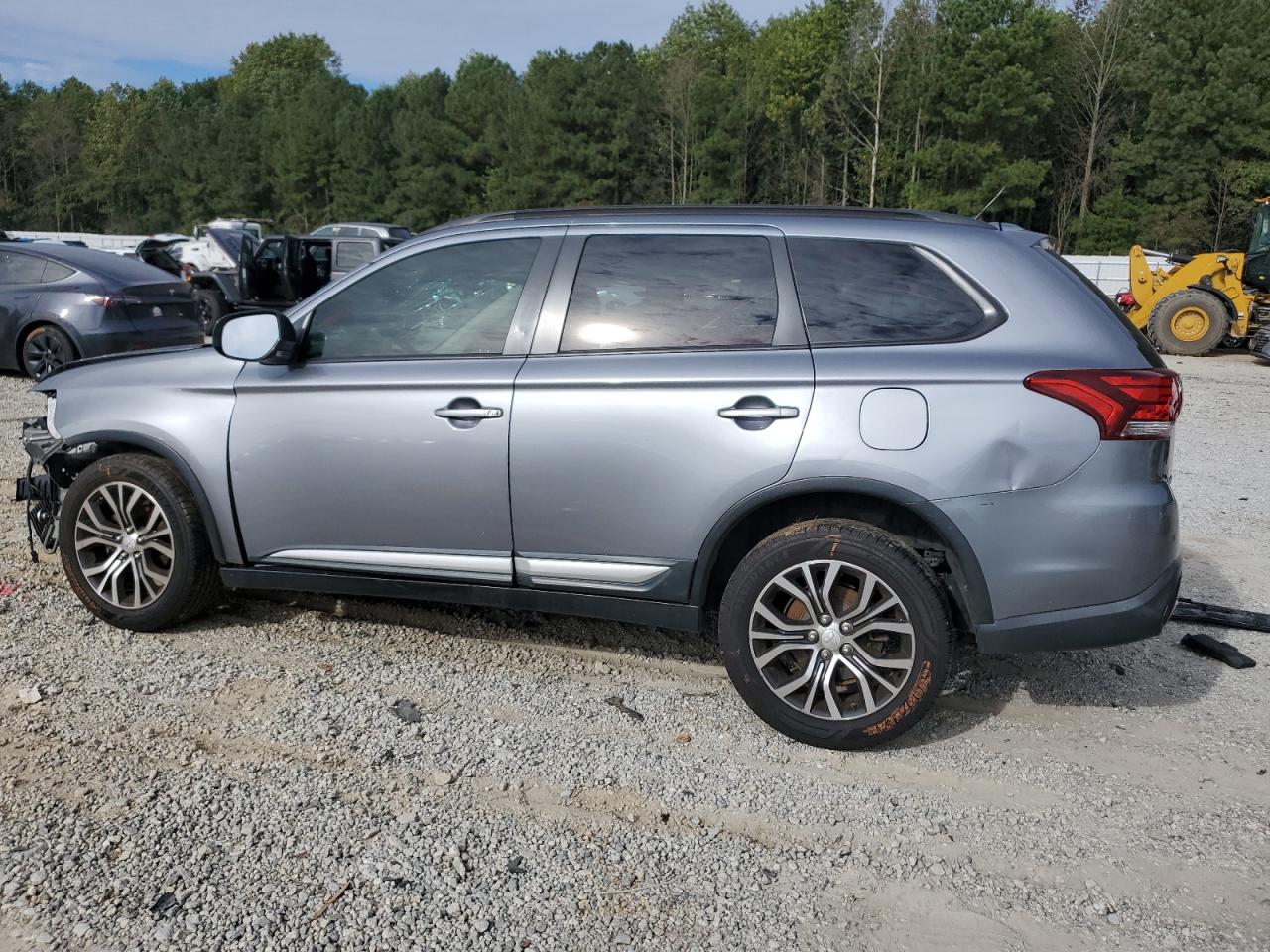 MITSUBISHI OUTLANDER SE