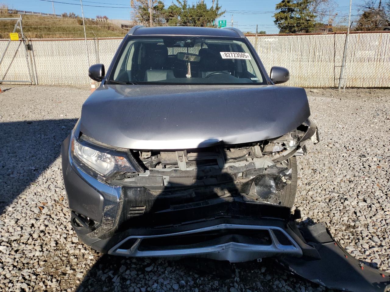 MITSUBISHI OUTLANDER SE