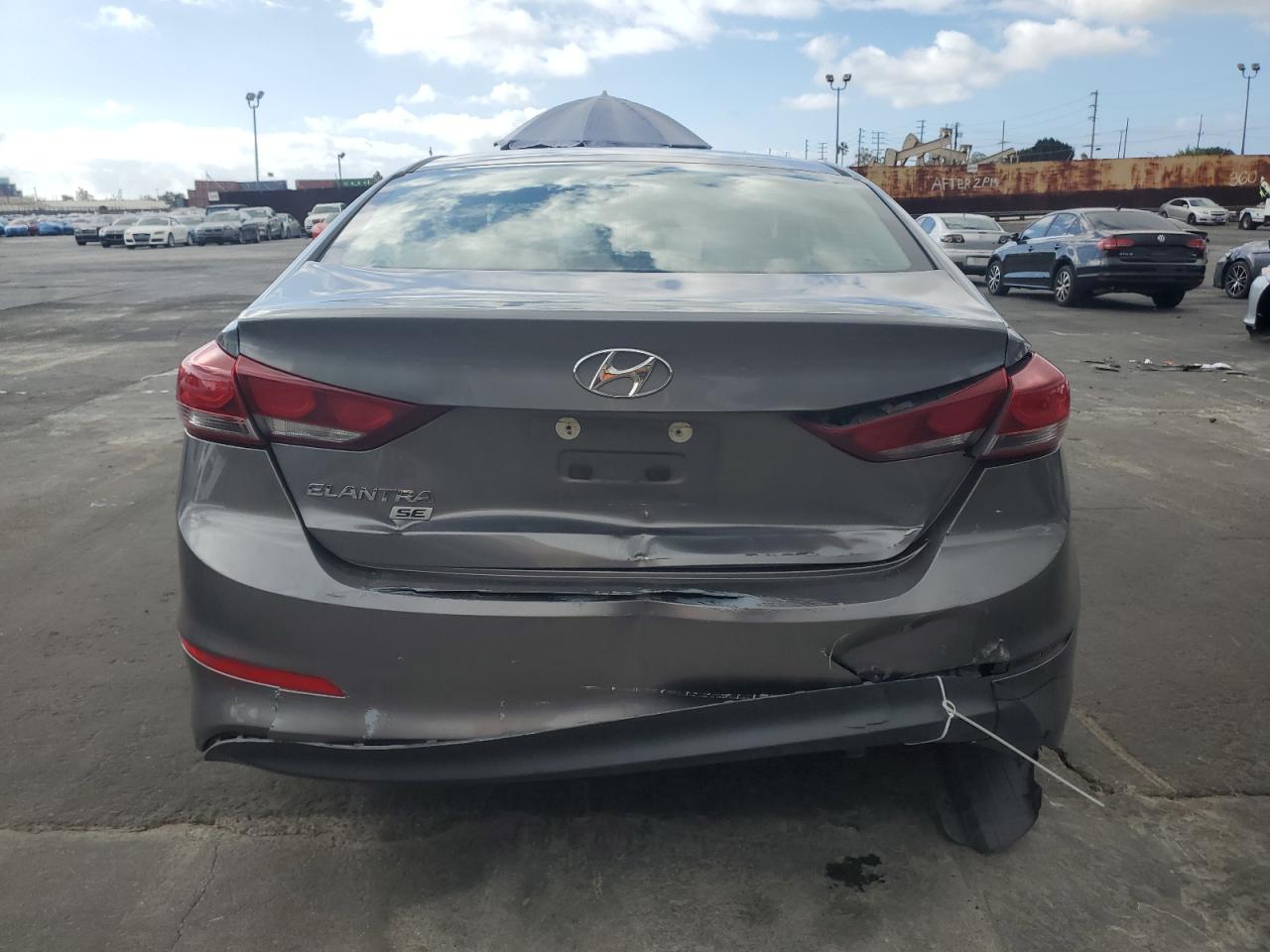 HYUNDAI ELANTRA SE