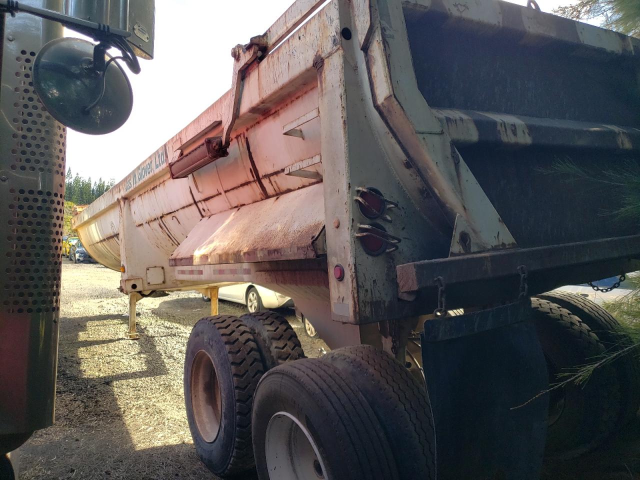 Lot #3284337018 2005 DRAG DUMP TRAIL