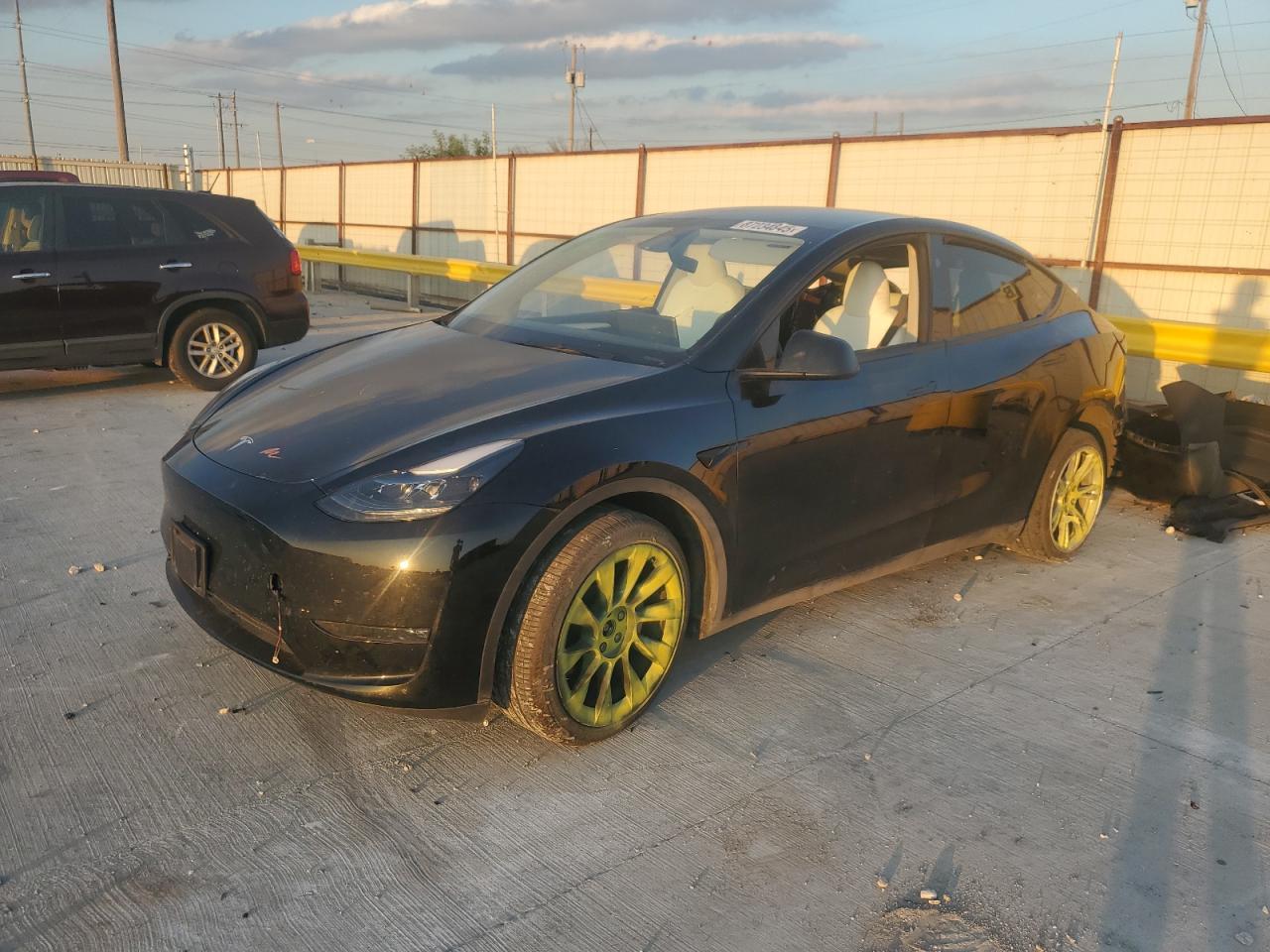 TESLA MODEL Y