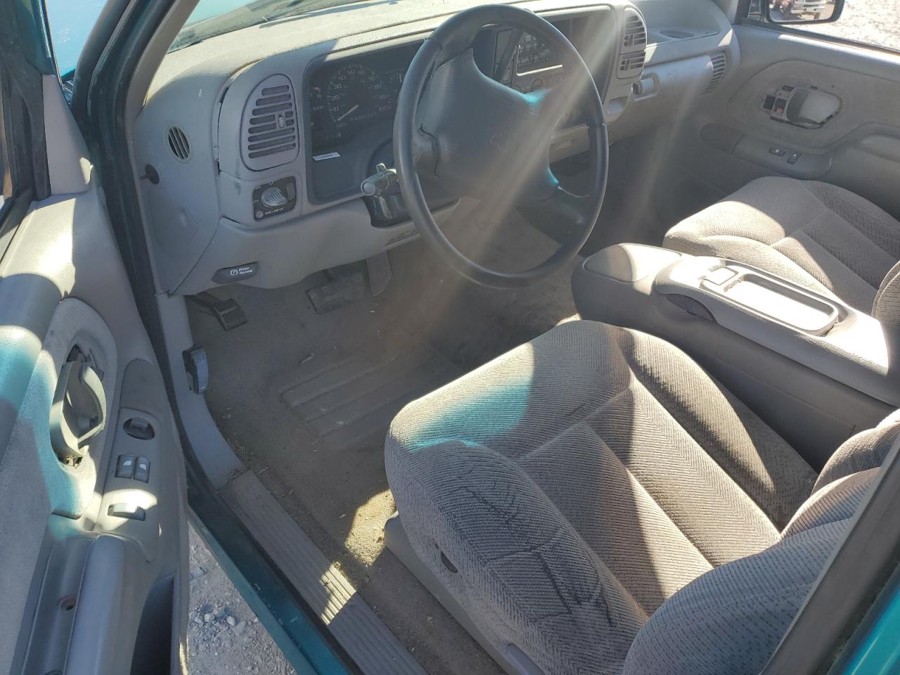 Lot #3282605870 1996 CHEVROLET GMT-400 C1