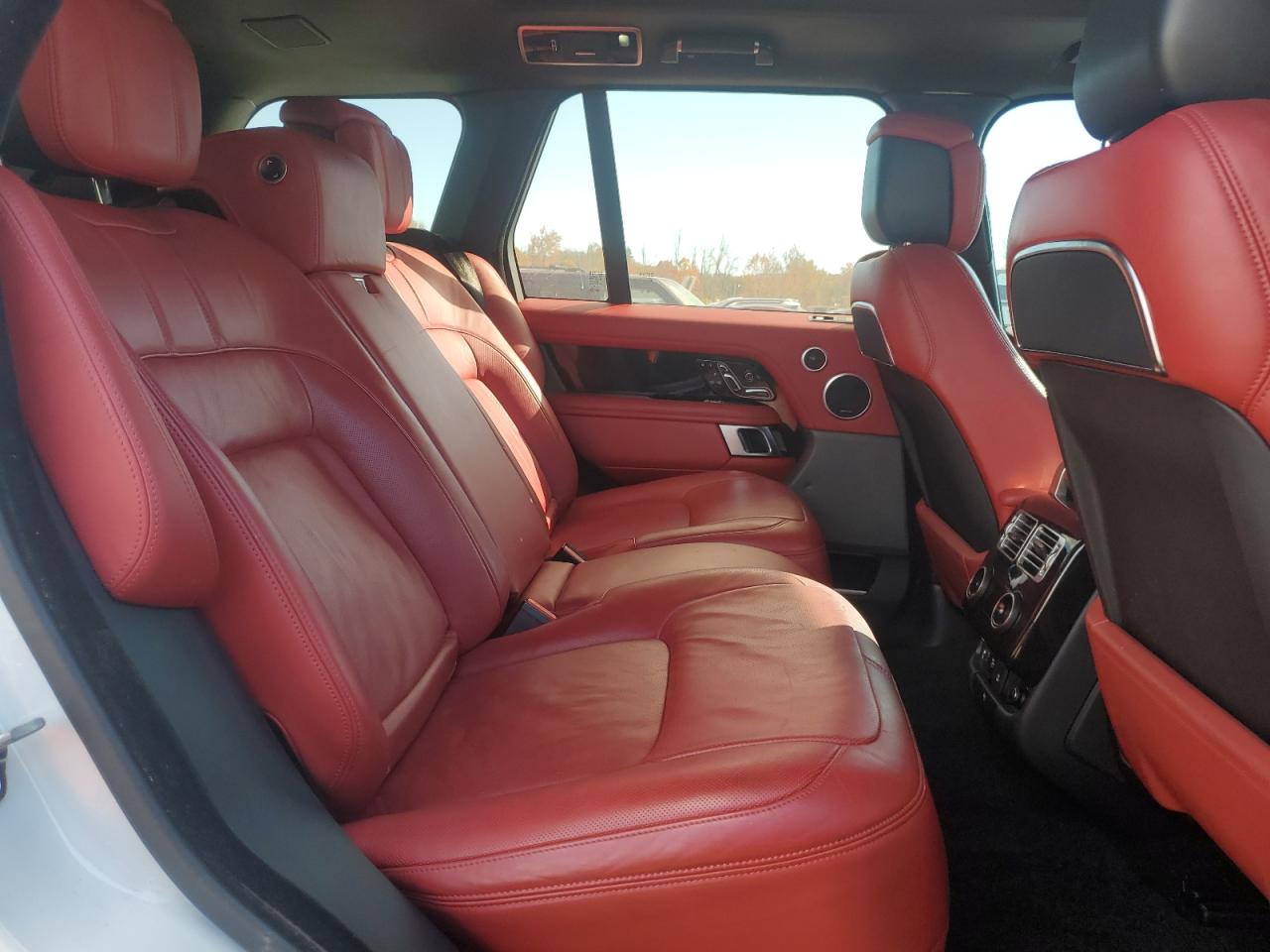 LAND ROVER RANGE ROVER AUTOBIOGRAPHY