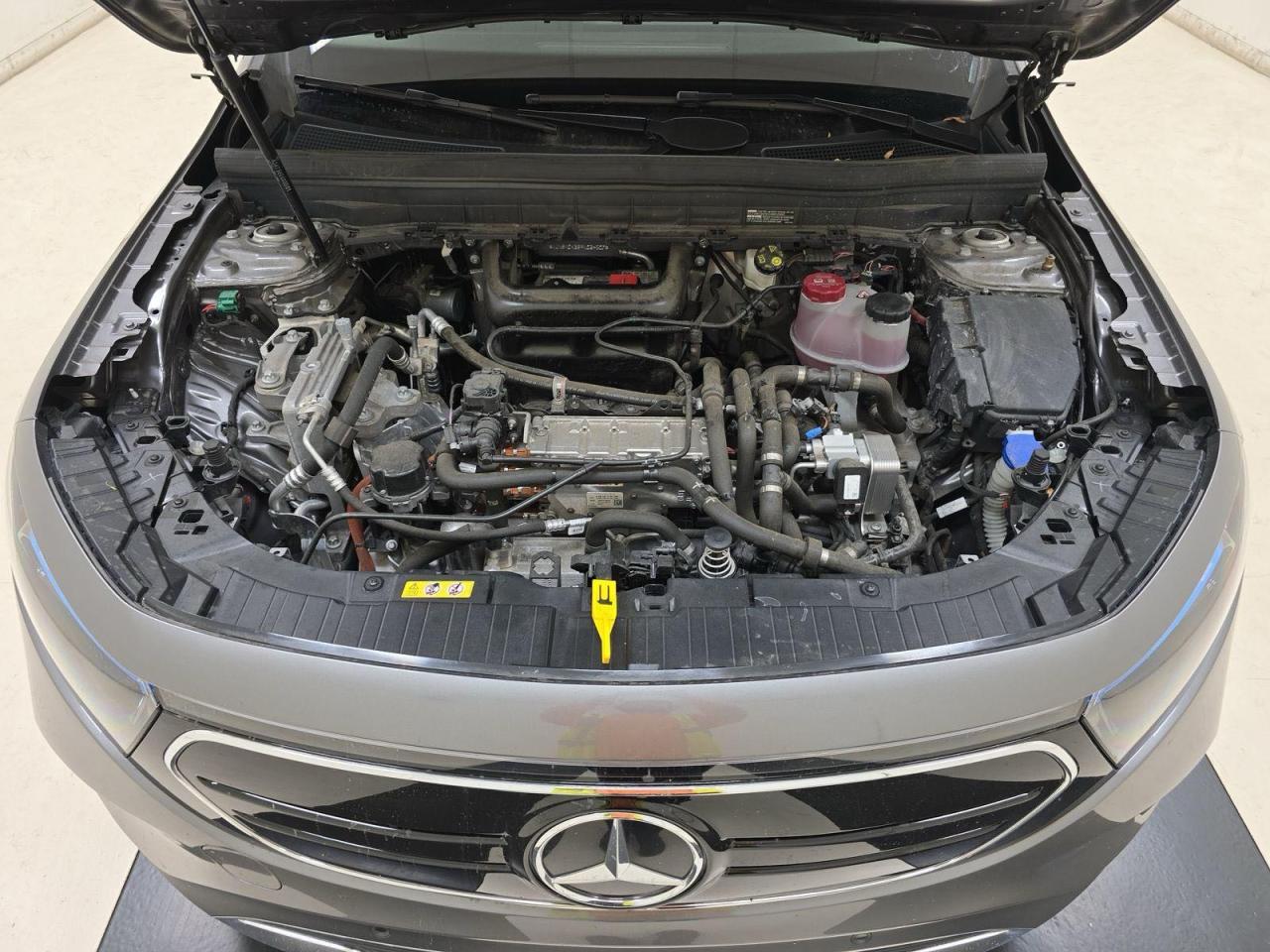 MERCEDES-BENZ EQB 300 4MATIC
