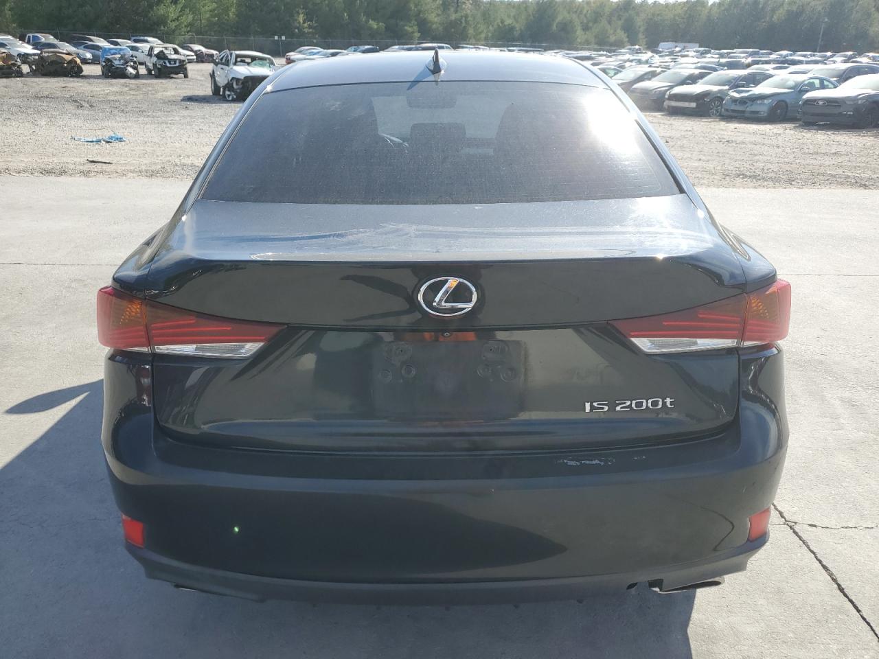 LEXUS IS 200T